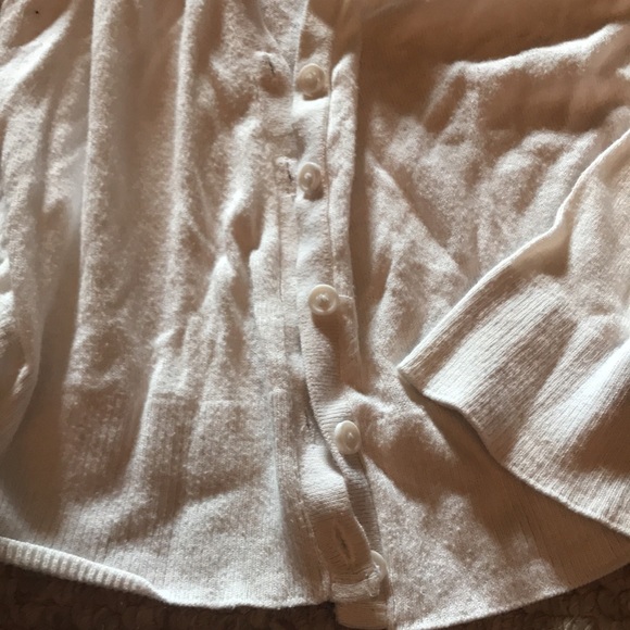 SO Shortabitcropped I believe White Cardigan 5buttons - Picture 3 of 4